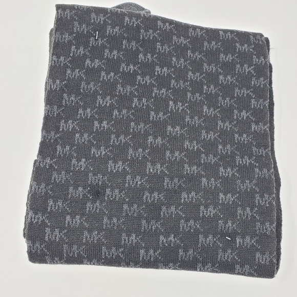 NWT MICHAEL KORS REVERSIBLE HAT & SCARF GIFT SET BLACK & GREY MK LOGO WOMEN OS - Picture 8 of 13